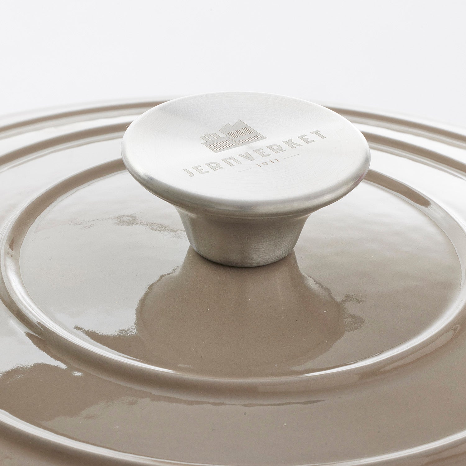 Panela de Ferro Fundido com Tampa, 4,2 Litros, 24 cm de diâmetro, Macchiato